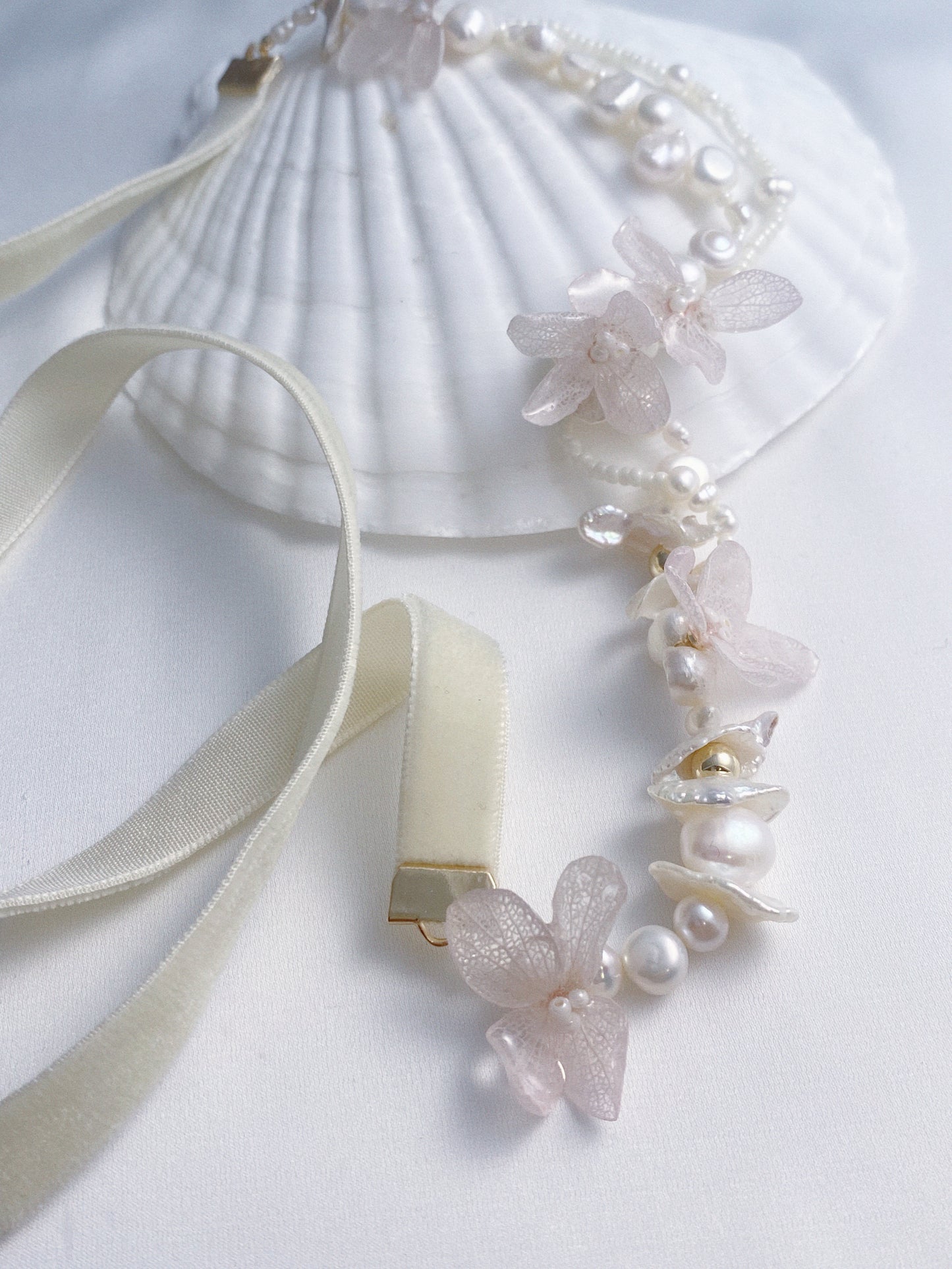 Hydrangeas Garden Bow Tie Pearl Necklace