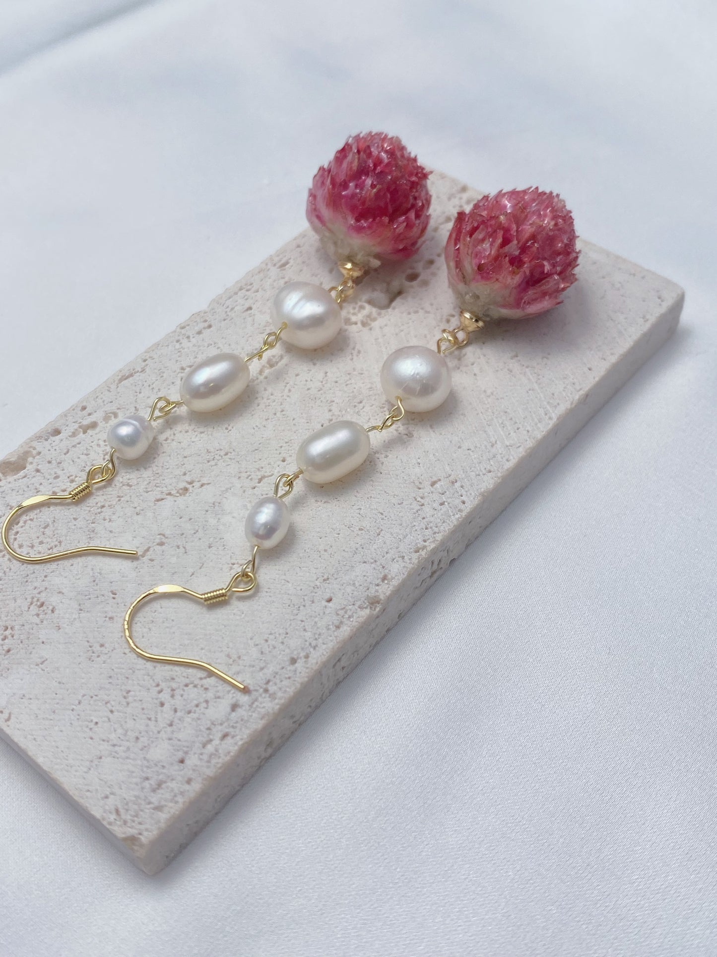 Button Bloom Elegance Pearls Dangle