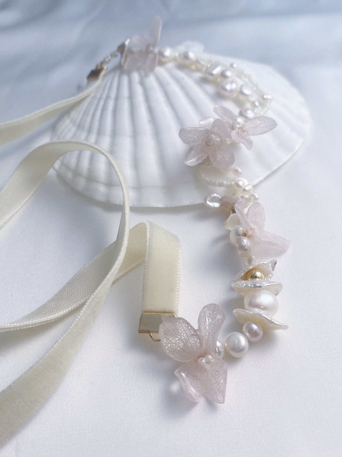 Hydrangeas Garden Bow Tie Pearl Necklace