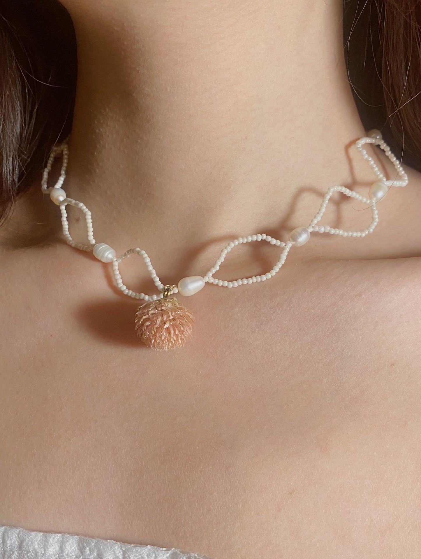 Button Bloom Elegance Pearls Necklace