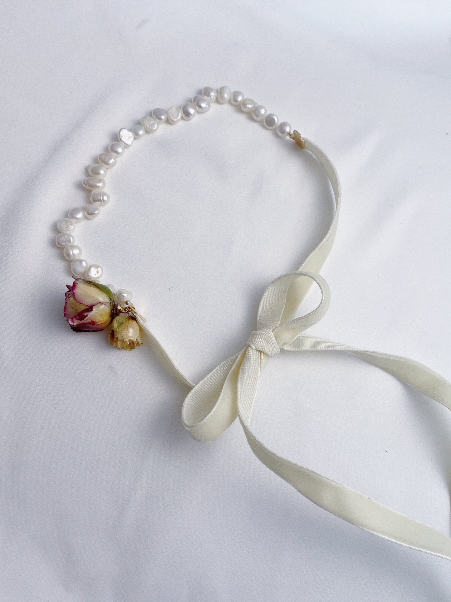 Isabella Roses Pearl Bow Necklace