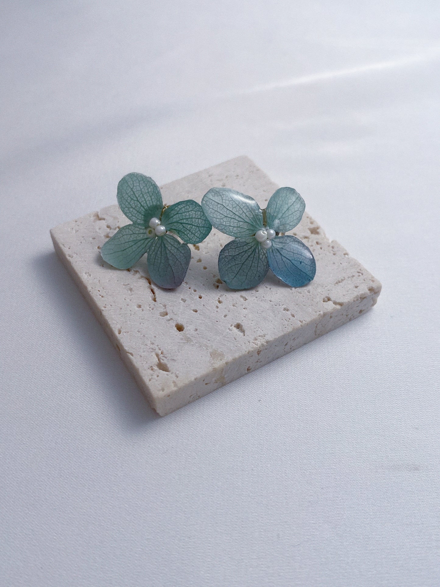 Hydrangea Harmony Studs