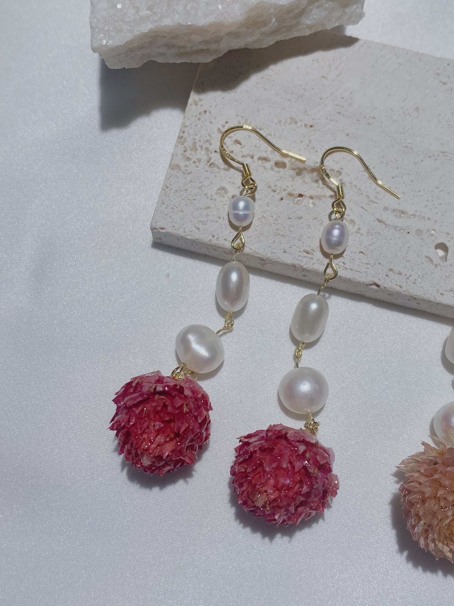 Button Bloom Elegance Pearls Dangle