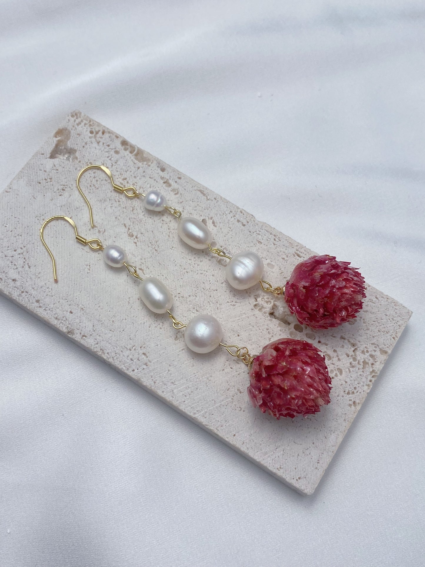 Button Bloom Elegance Pearls Dangle