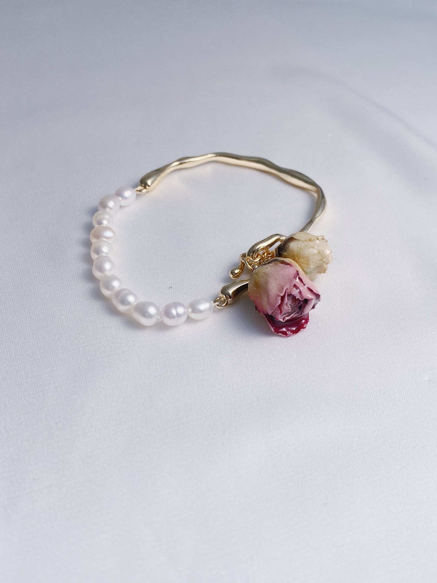 Elegance Rose Pearl Bangle