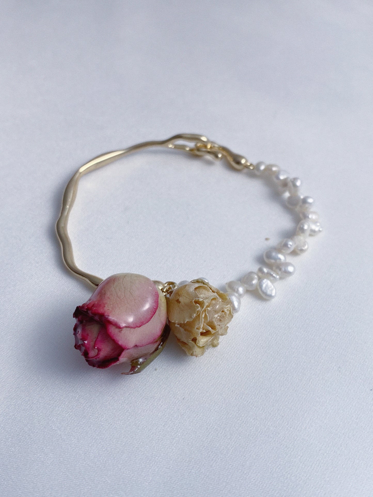 Elegance Rose Pearl Bangle