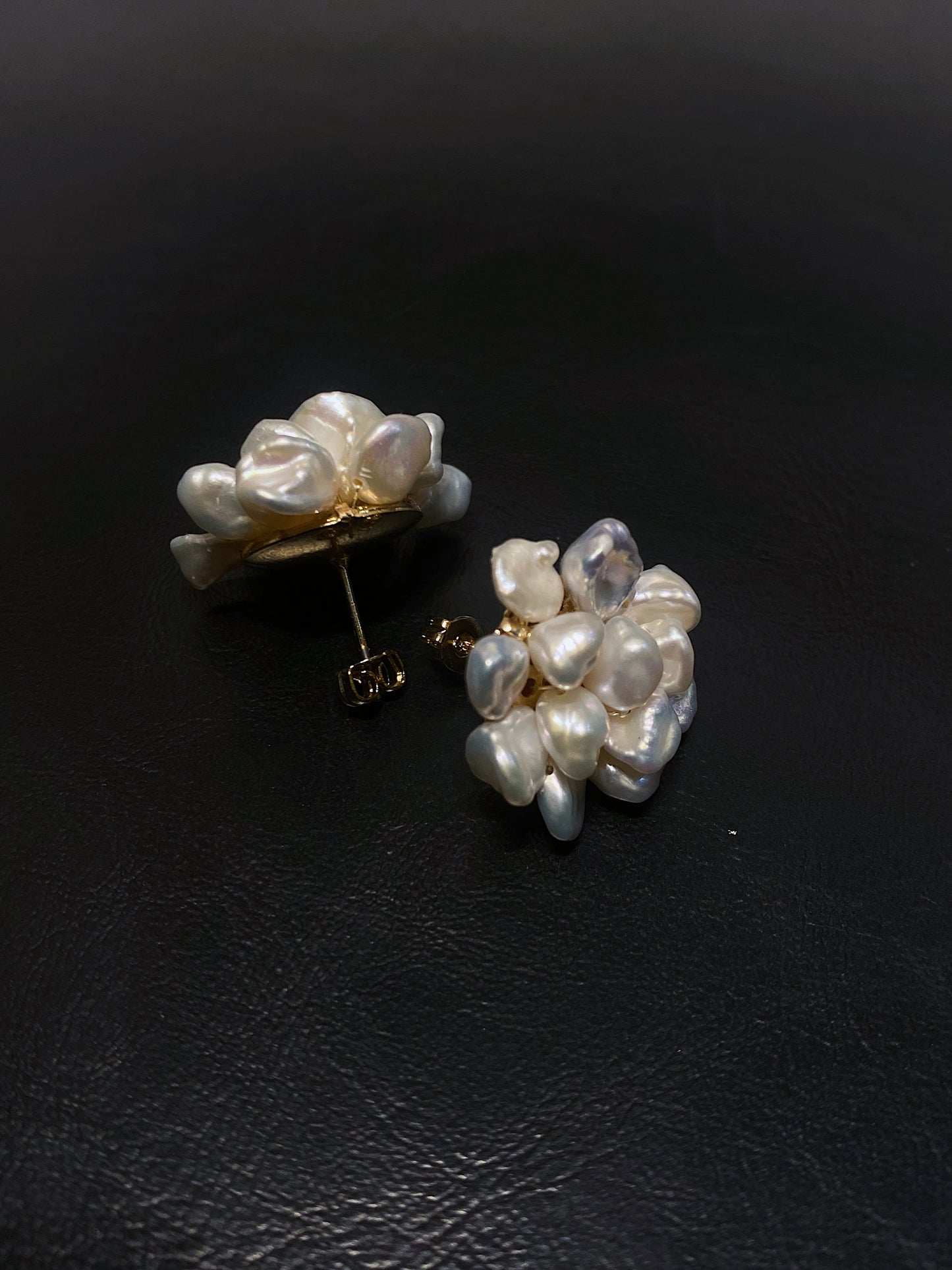 Keshi Pearls Clustered Flower Stud Earrings №10