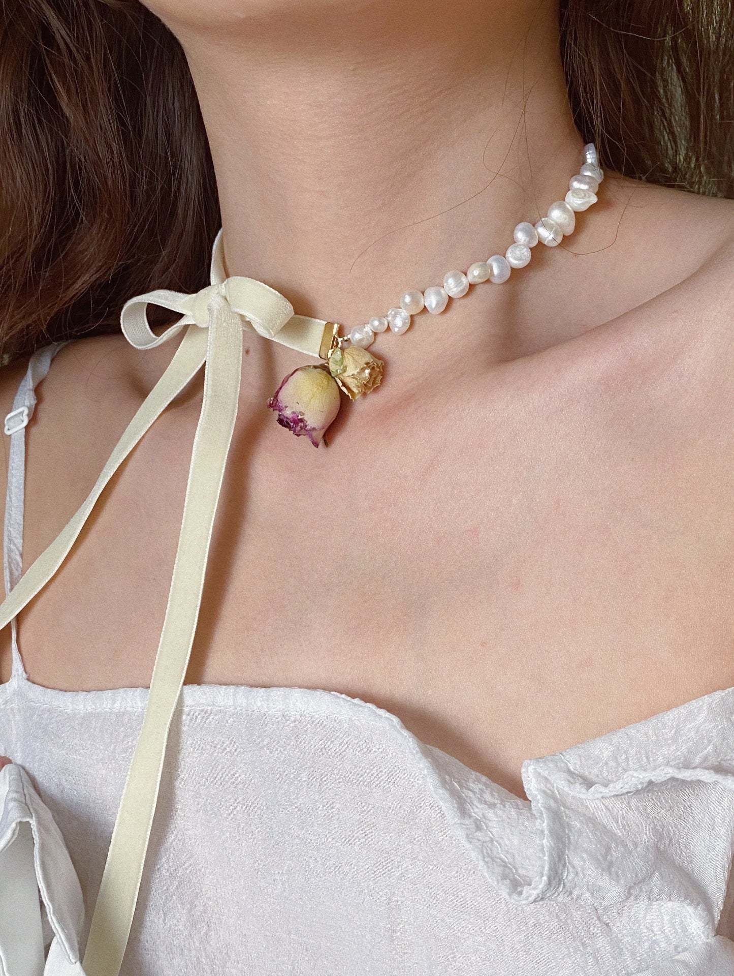 Isabella Roses Pearl Bow Necklace