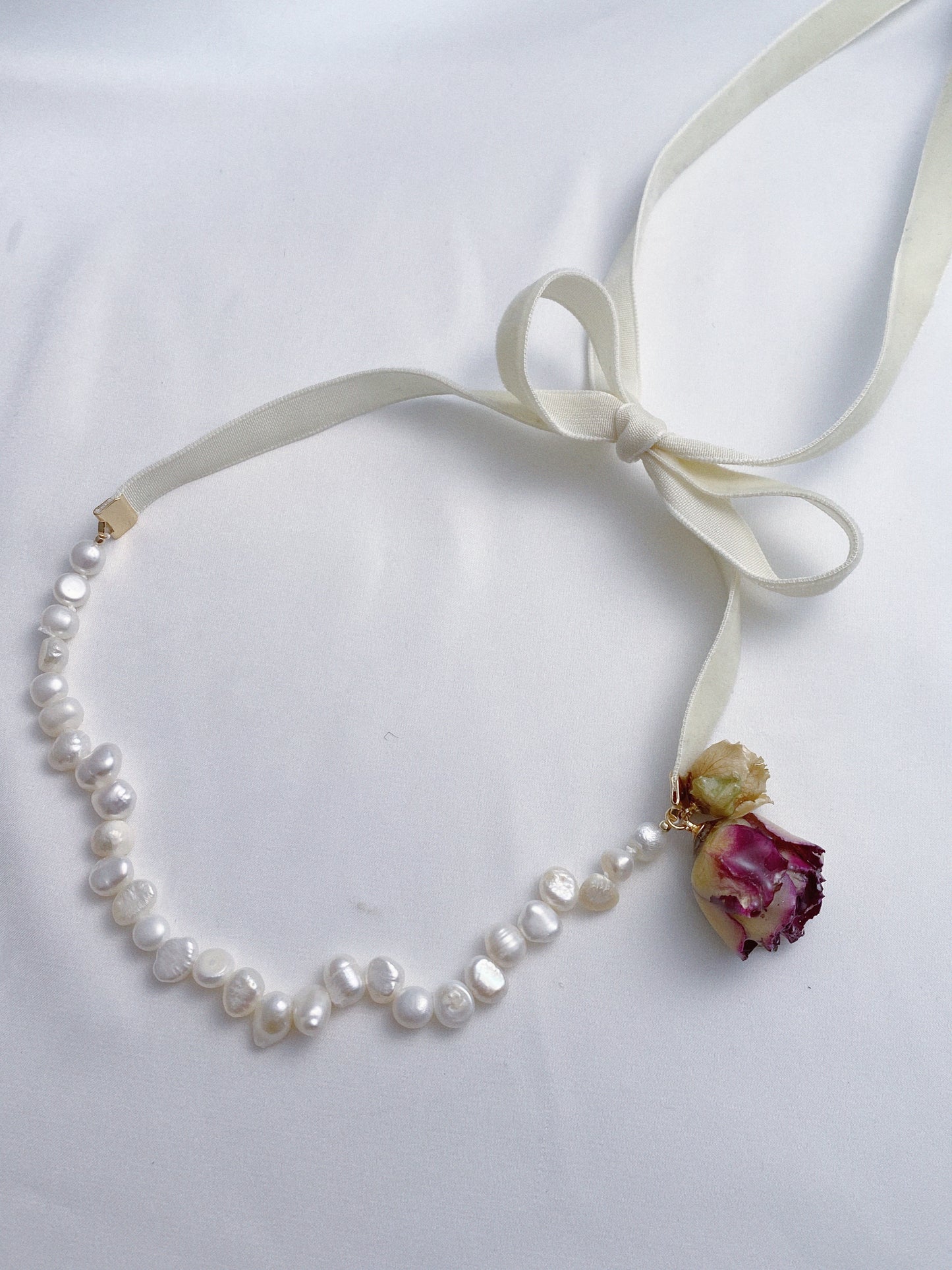 Isabella Roses Pearl Bow Necklace