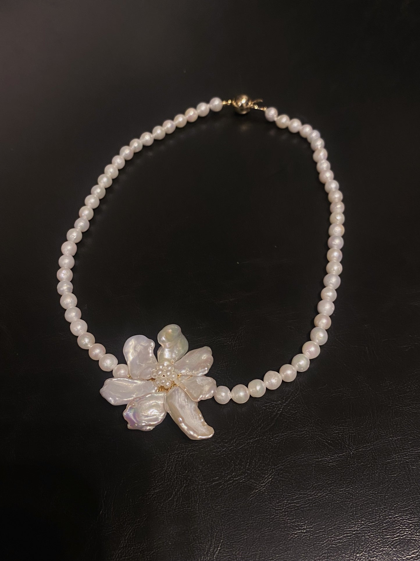 Classic Keshi Pearls Flower Choker Necklace №14