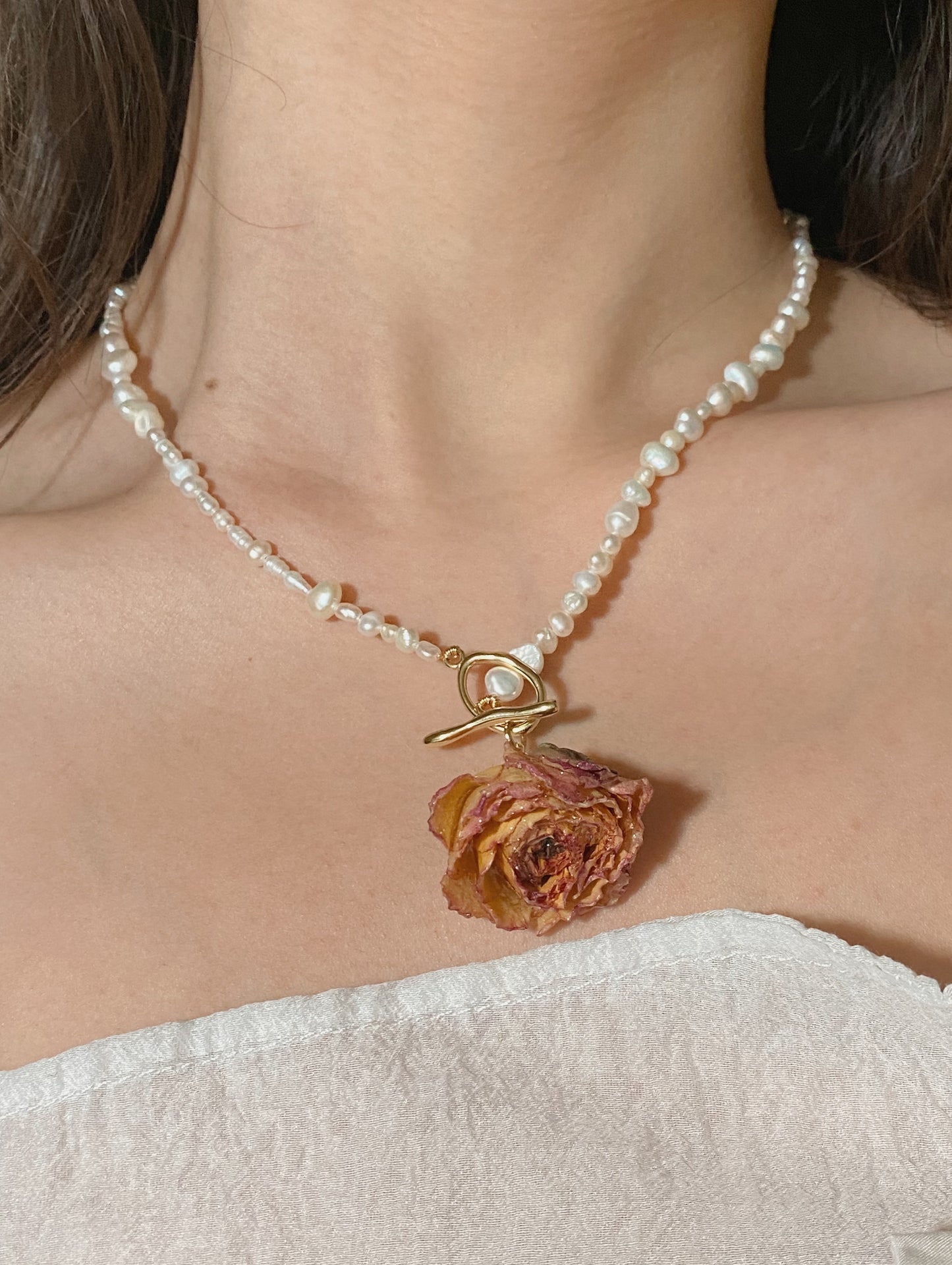 Blooming Rose Pearl Necklace