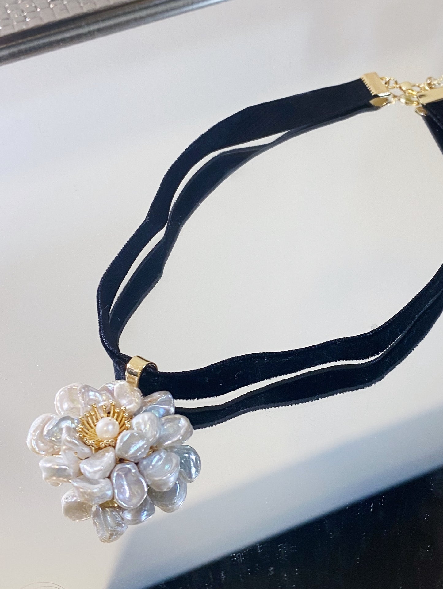 Clustered Keshi Pearl Flower Velvet Choker №13