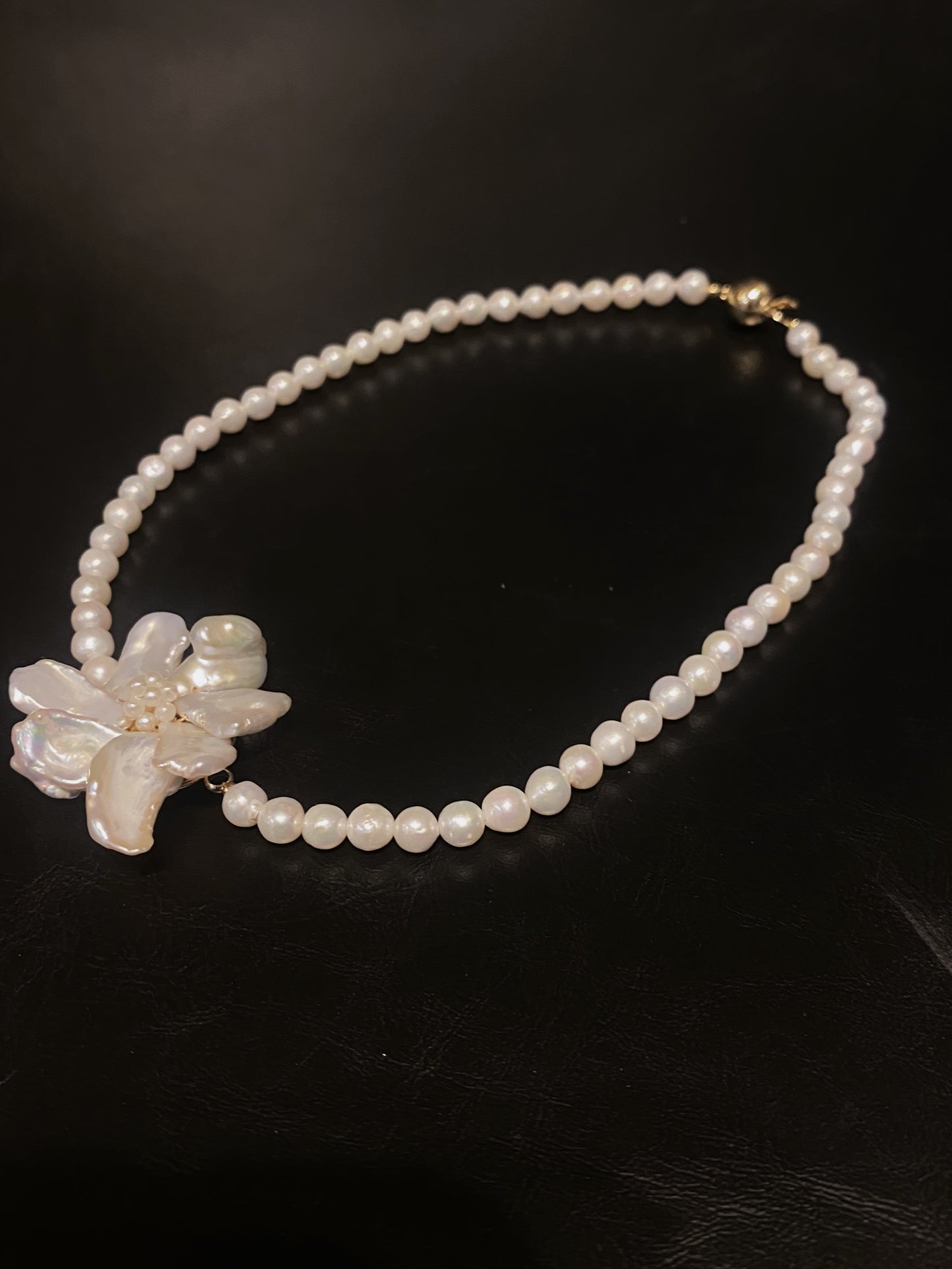 Classic Keshi Pearls Flower Choker Necklace №14