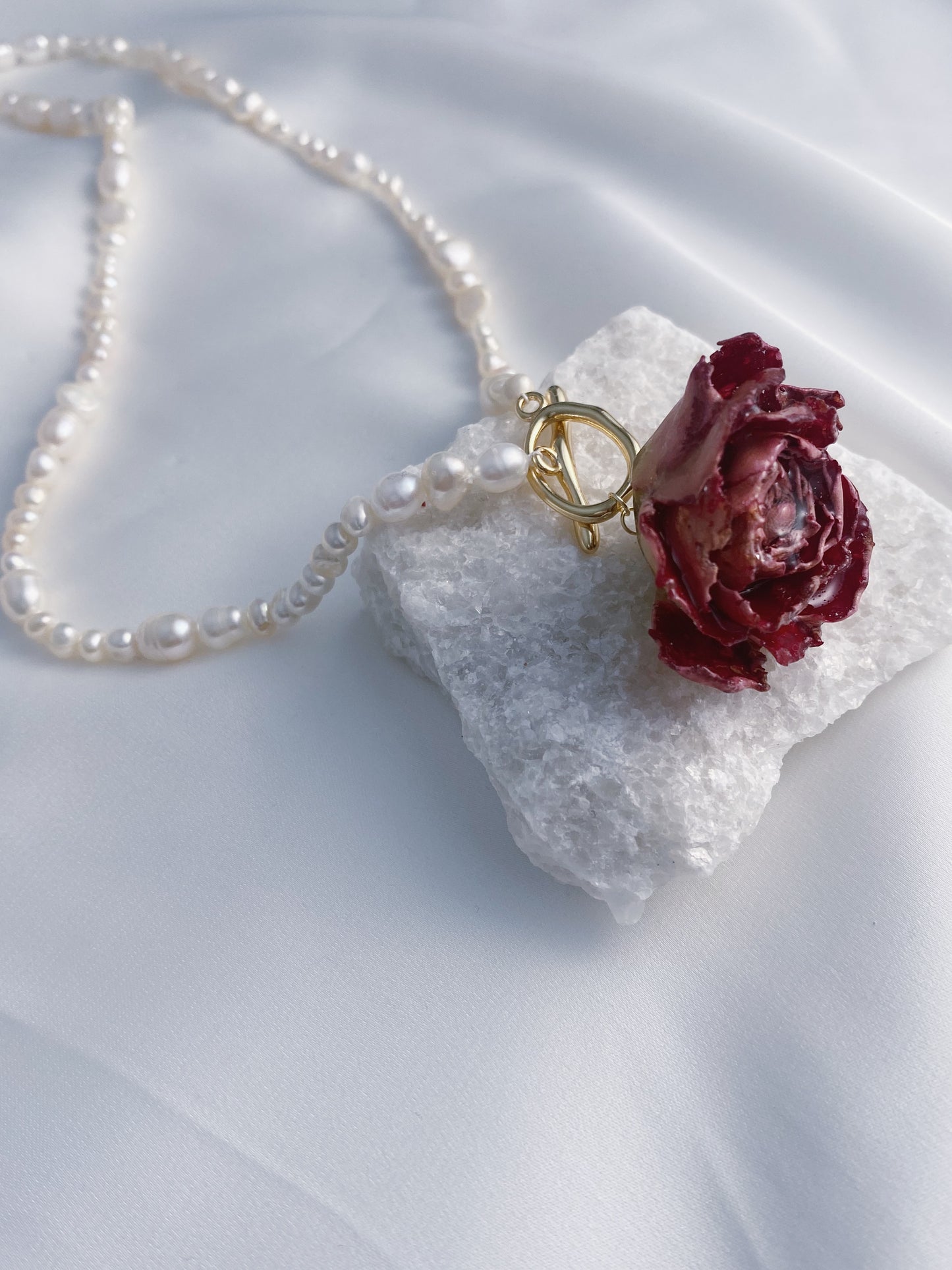 Blooming Rose Pearl Necklace