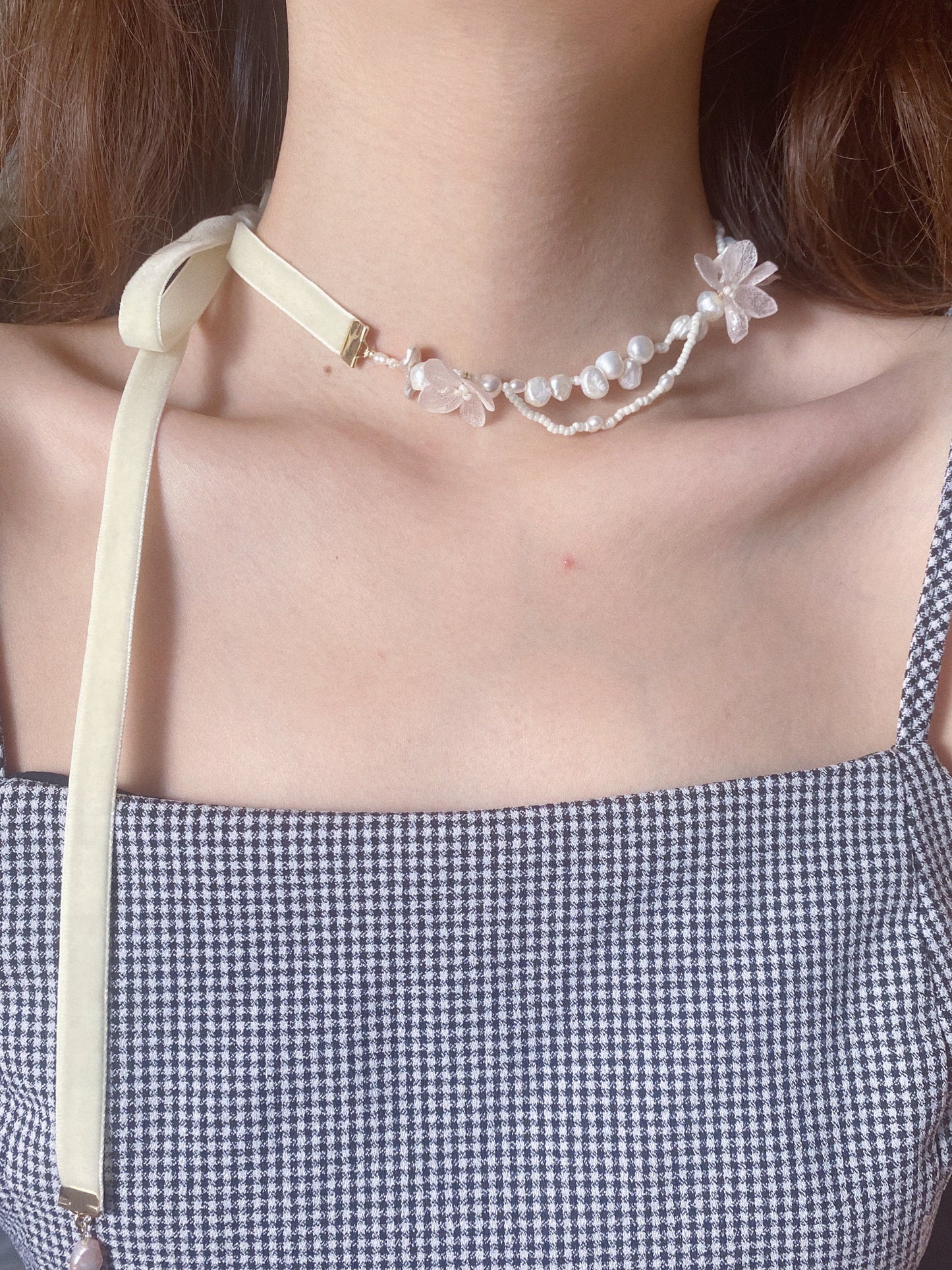 Hydrangeas Garden Bow Tie Pearl Necklace