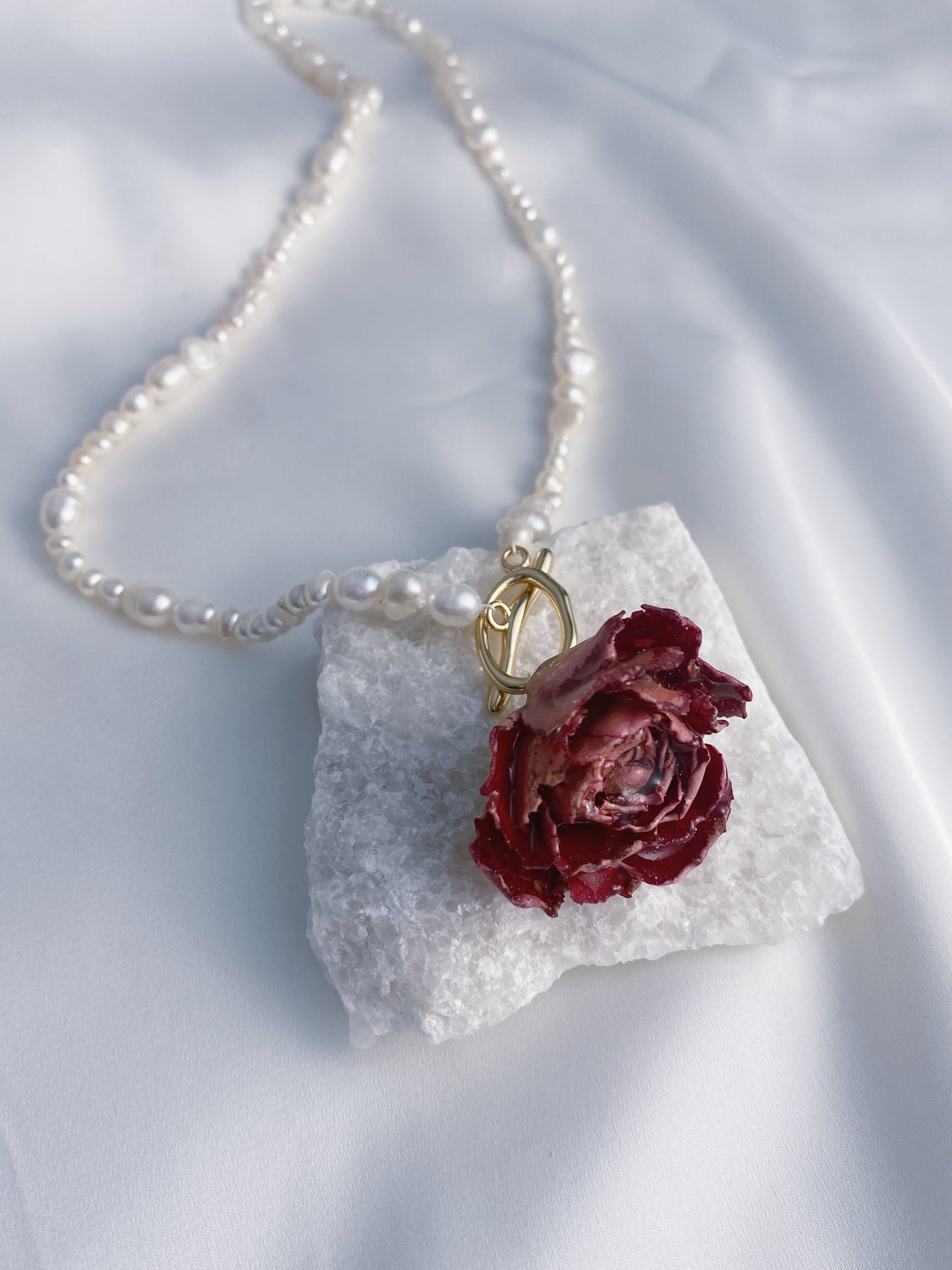 Blooming Rose Pearl Necklace