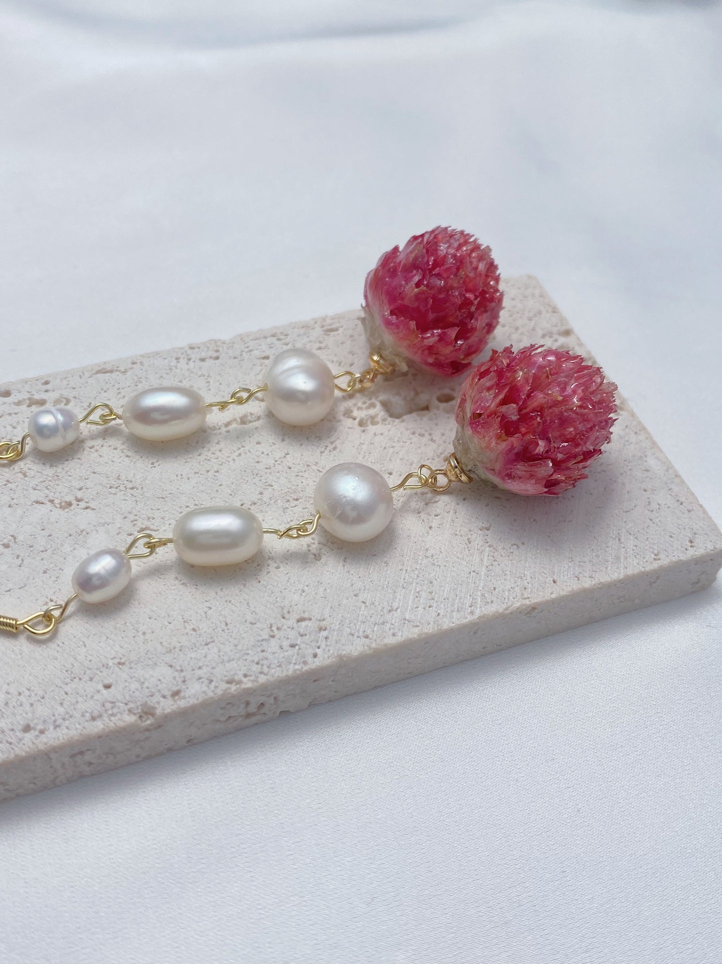 Button Bloom Elegance Pearls Dangle