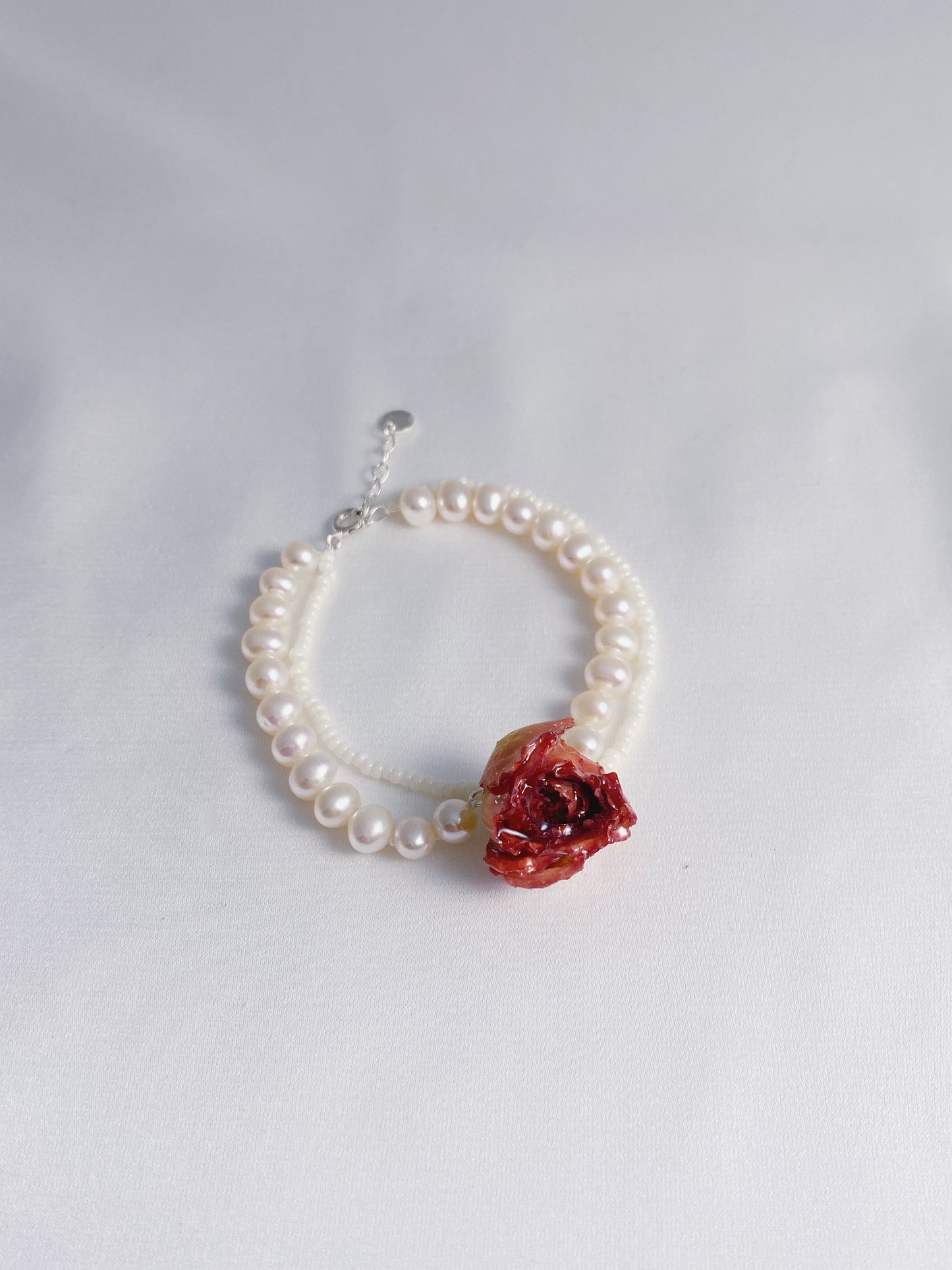 Rosebud Elegance Double Pearls Bracelet