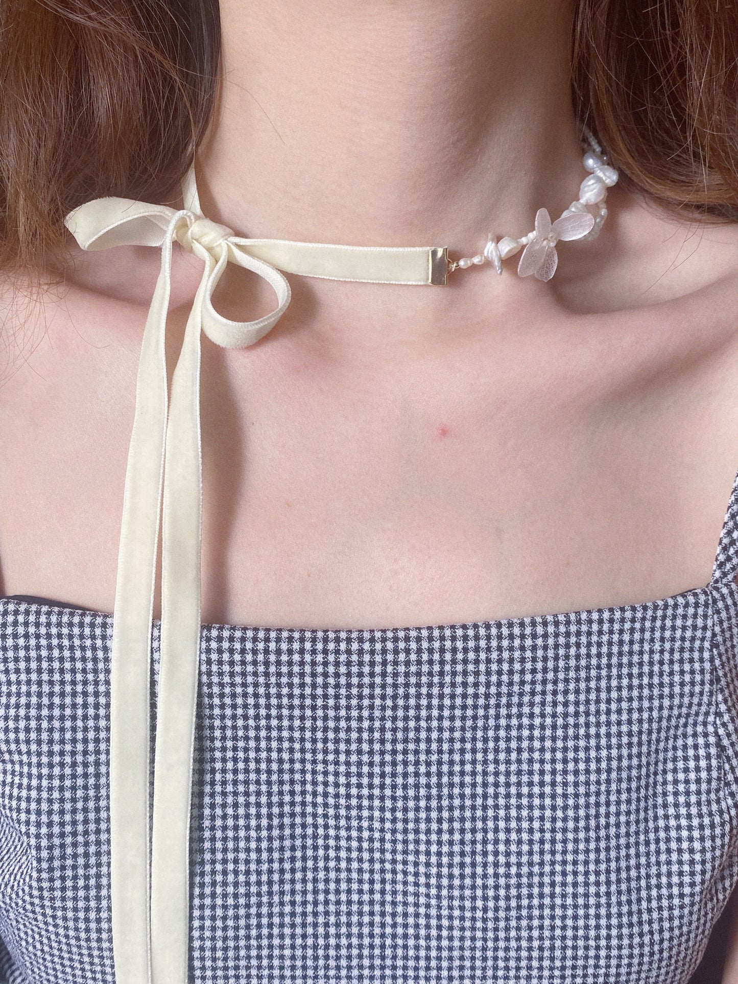 Hydrangeas Garden Bow Tie Pearl Necklace