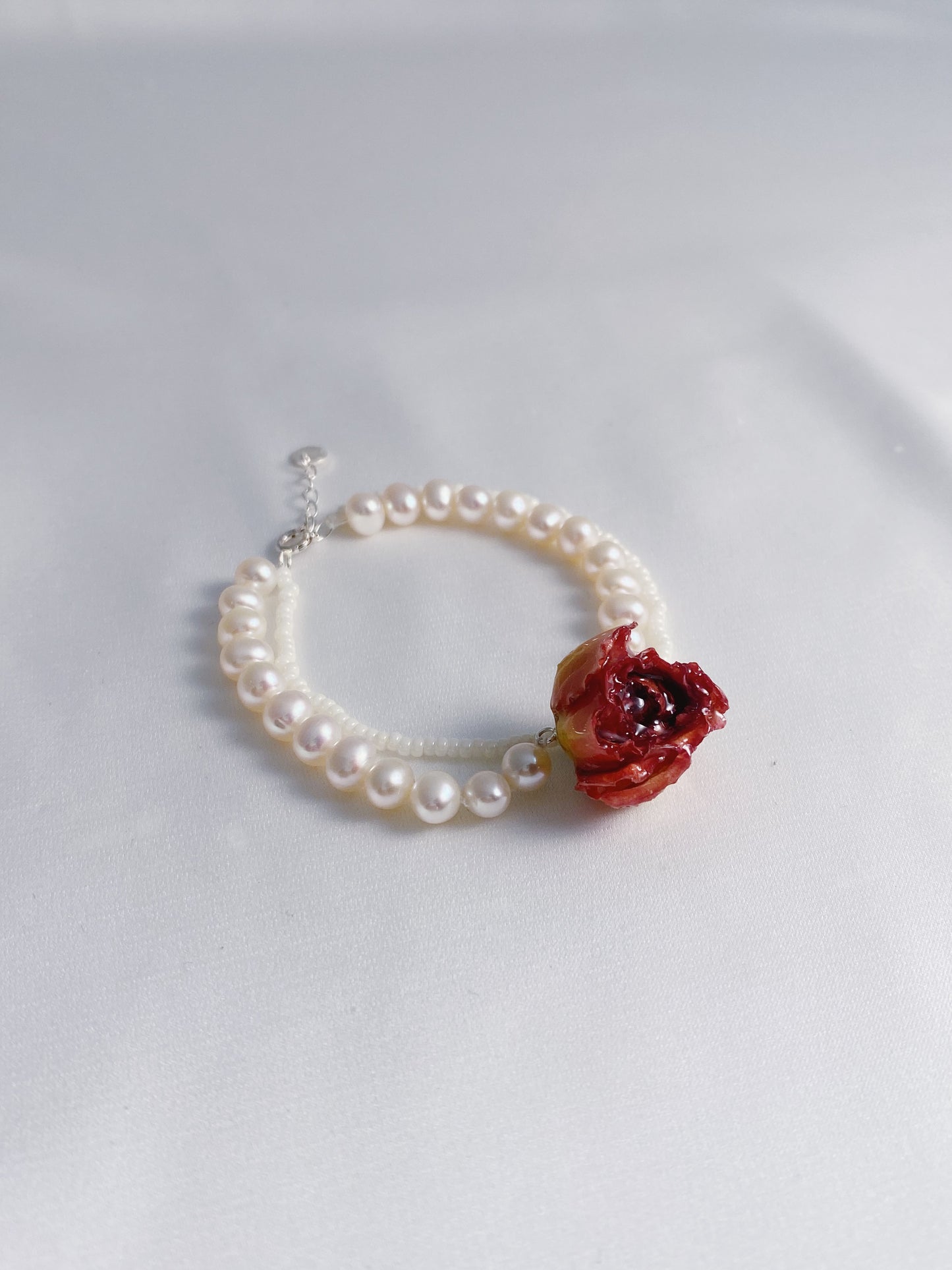 Rosebud Elegance Double Pearls Bracelet