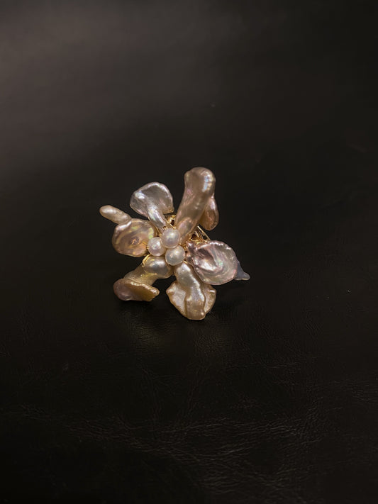 Keshi Pink Pearls Odd Flower Ring №09