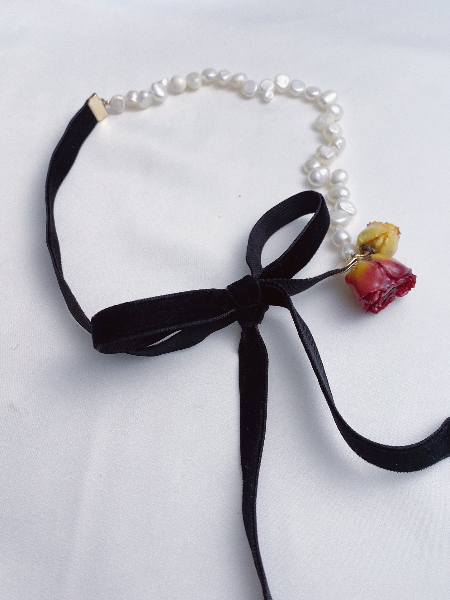 Isabella Roses Pearl Bow Necklace