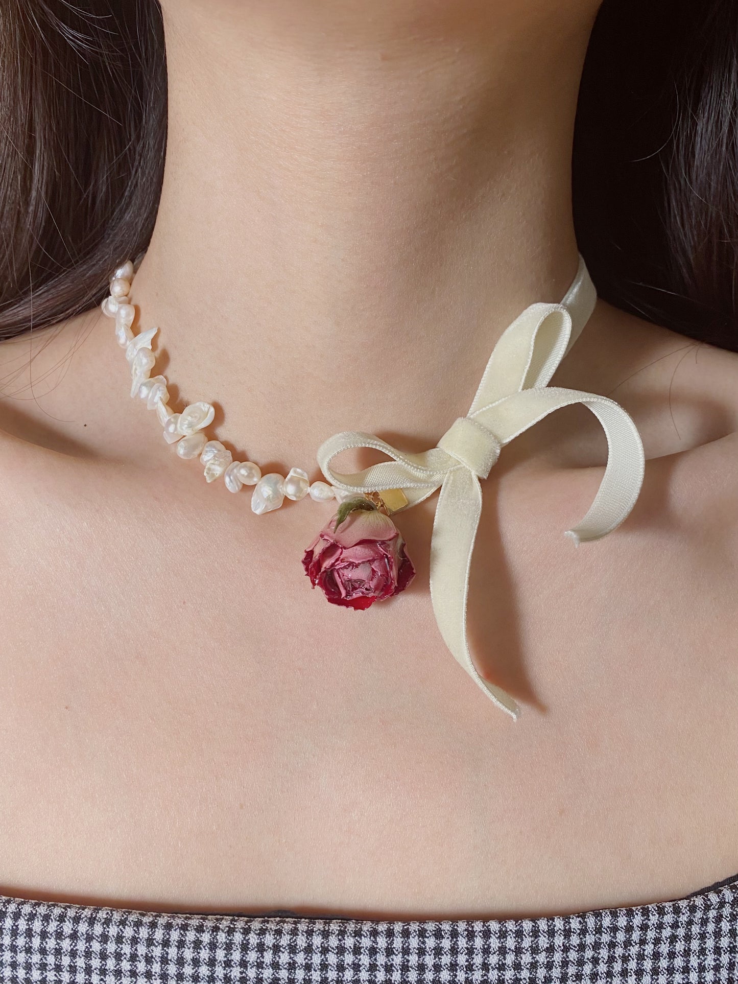 Isabella Roses Baroque Pearl Bow Necklace