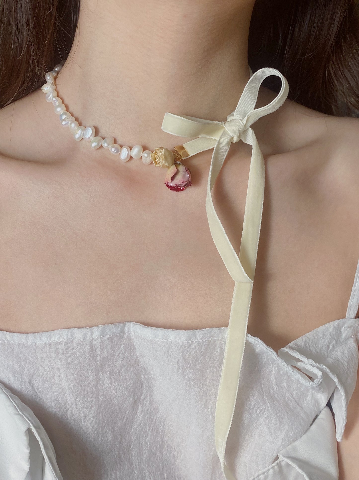 Isabella Roses Pearl Bow Necklace