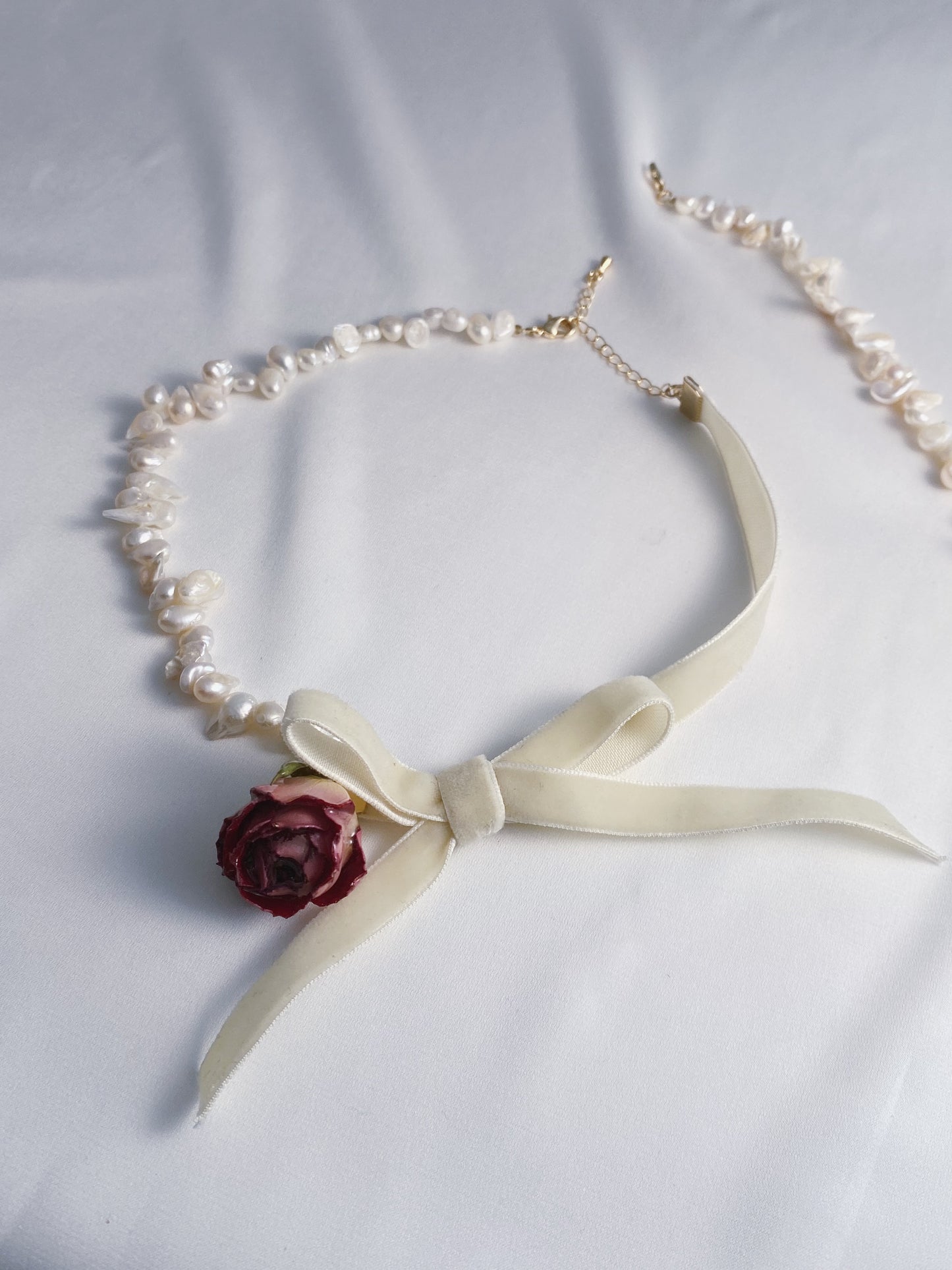 Isabella Roses Baroque Pearl Bow Necklace