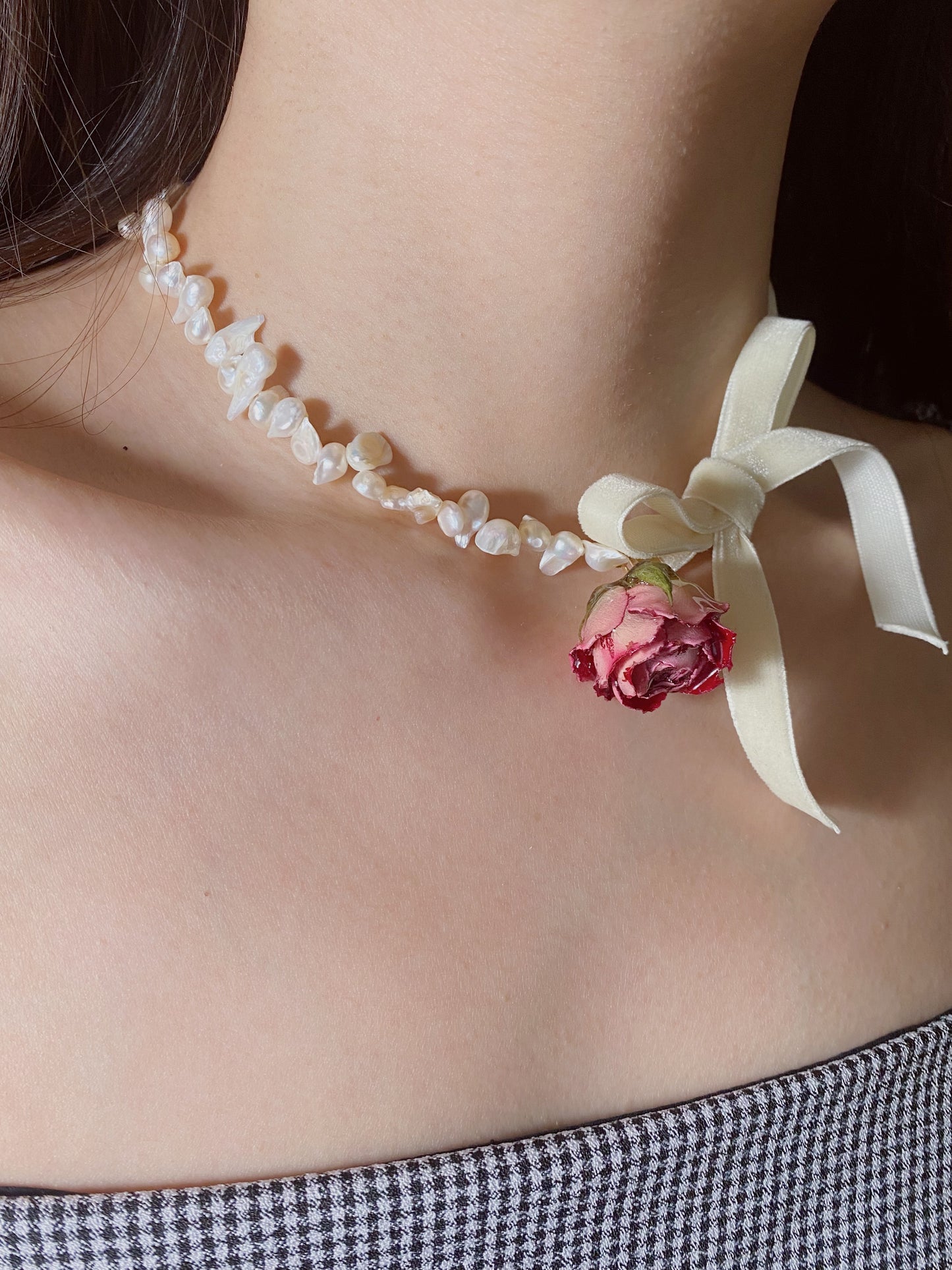 Isabella Roses Baroque Pearl Bow Necklace