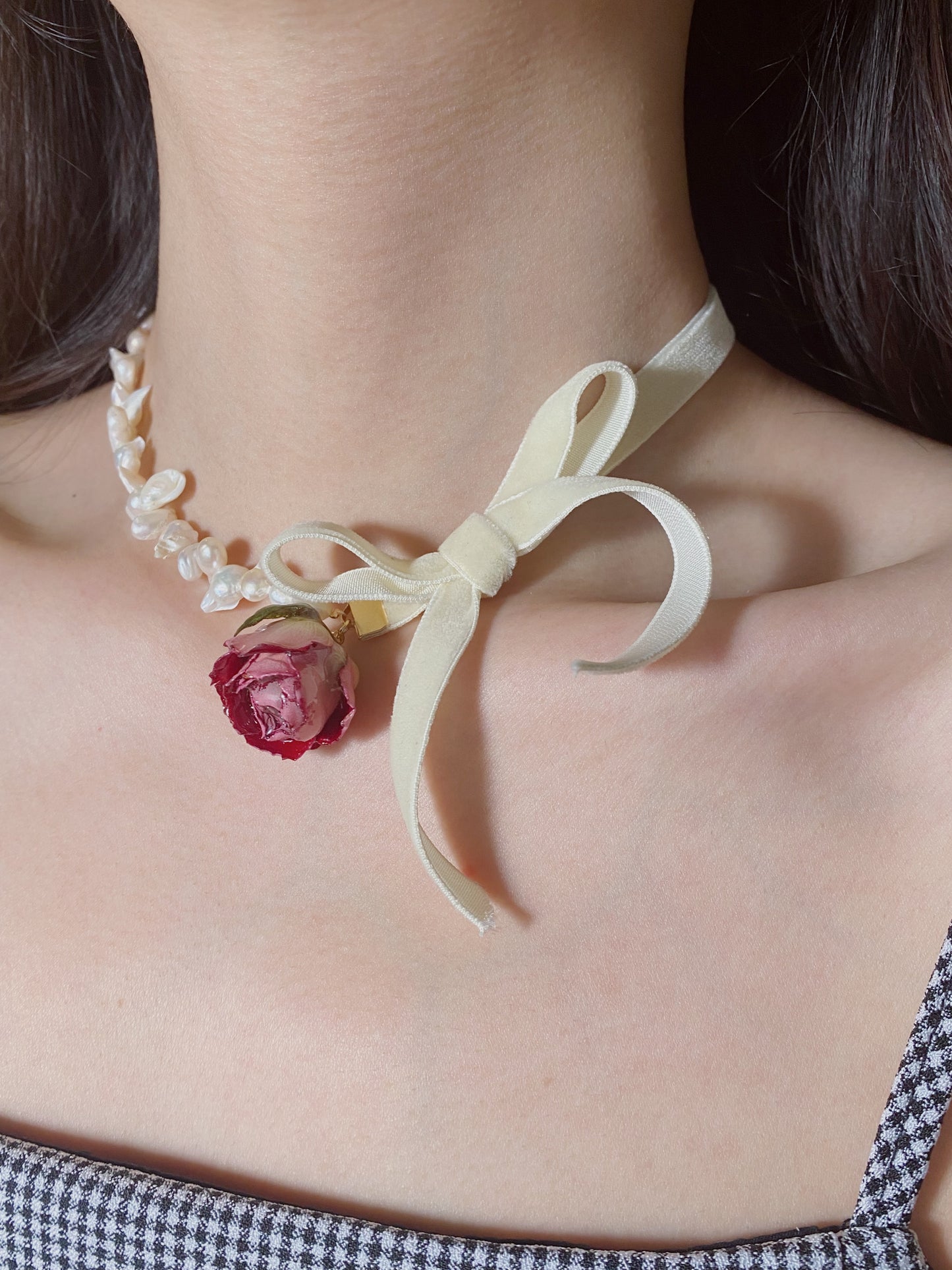 Isabella Roses Baroque Pearl Bow Necklace