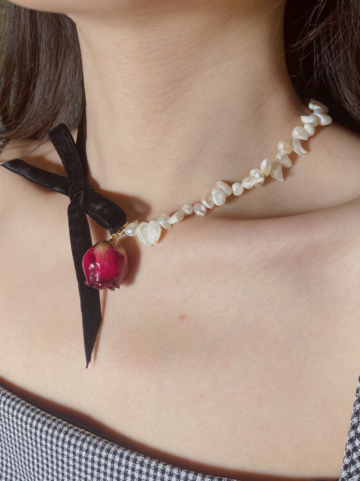 Isabella Roses Baroque Pearl Bow Necklace